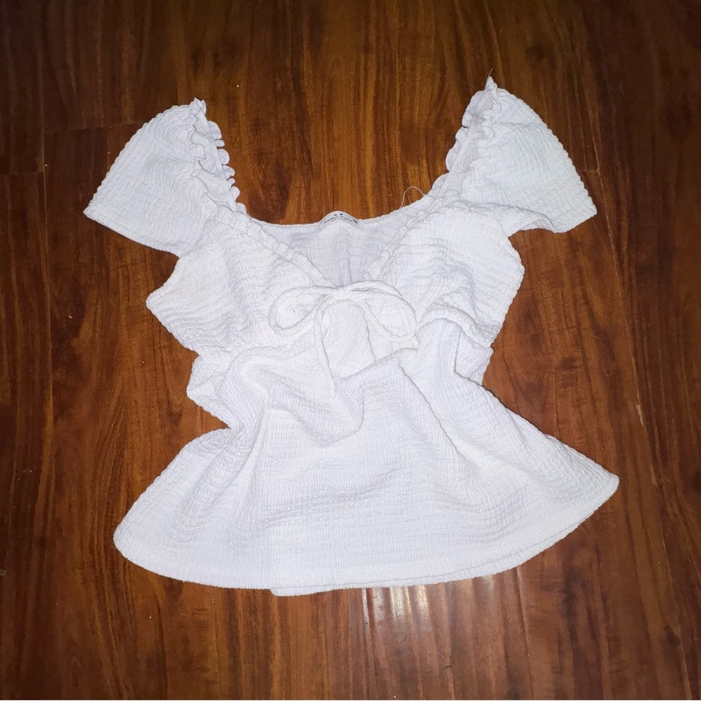 Chic White Ruffled Blouse